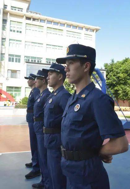 272万网民选的军训服要来了